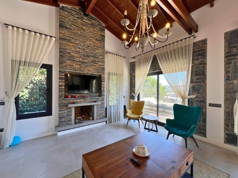 YALIKAVAK MARİNAYA YÜRÜME MESAFESİNDE TEK KAT MÜSTAKİL TAŞ VİLLA