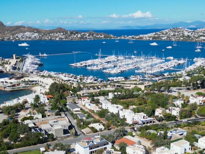 YALIKAVAK MARİNAYA YÜRÜME MESAFESİNDE TEK KAT MÜSTAKİL TAŞ VİLLA