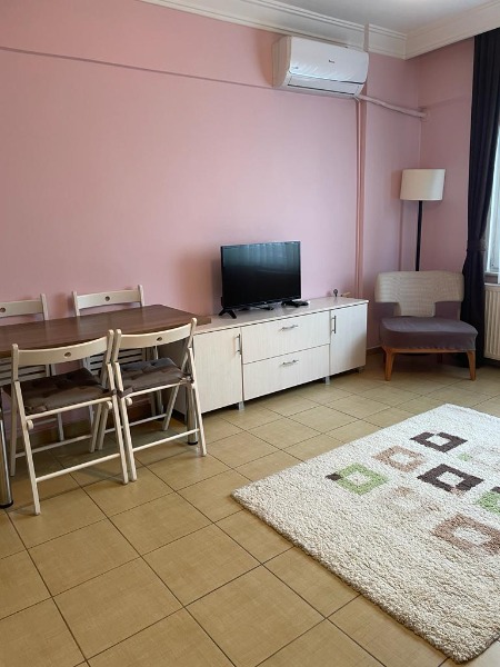 YEŞİLKÖY DE KİRALIK EŞYALI 1+1 DAİRE