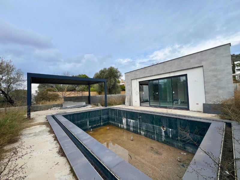 YALIKAVAK MERKEZ 600 M2 ARSA PAYLI MÜSTAKİL HAVUZLU 6+1 VİLLA