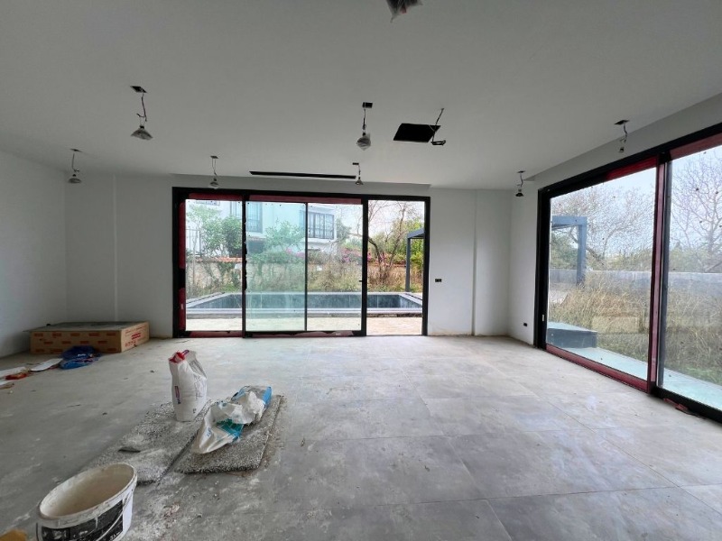 YALIKAVAK MERKEZ 600 M2 ARSA PAYLI MÜSTAKİL HAVUZLU 6+1 VİLLA