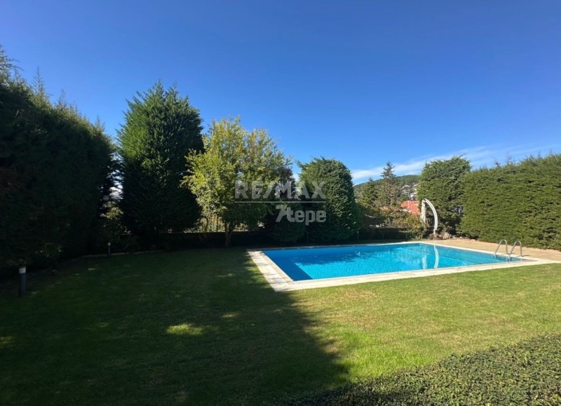 Tek Yetkili Remax 7Tepe’den Acarkent’te Kiralık Bakımlı C Tipi Villa 