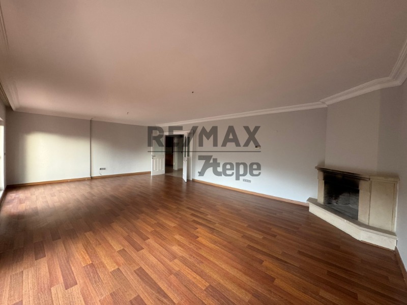 ACARKENT SİTESİNDE BAHÇE KULLANIMLI KIRALIK ÇATI TRIPLEKS