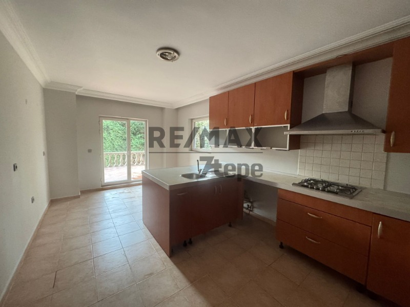 ACARKENT SİTESİNDE BAHÇE KULLANIMLI KIRALIK ÇATI TRIPLEKS