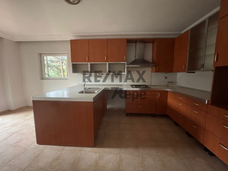 ACARKENT SİTESİNDE BAHÇE KULLANIMLI KIRALIK ÇATI TRIPLEKS