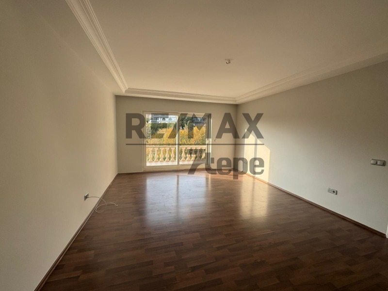 ACARKENT SİTESİNDE BAHÇE KULLANIMLI KIRALIK ÇATI TRIPLEKS