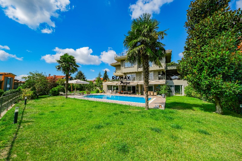 ACARKENT SİTESİNDE  KÖŞE KONUMLU SATILIK C TİPİ VİLLA