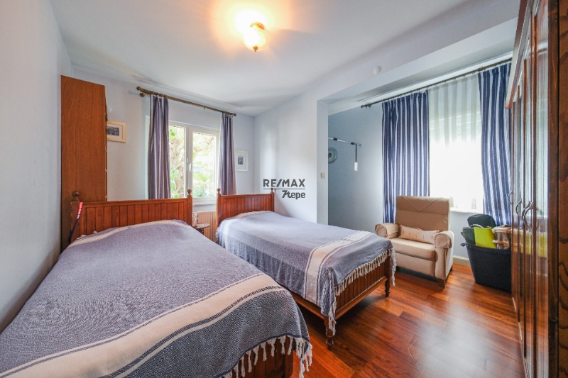 REMAX7TEPE'DEN ACARKENT'TE BAHÇE KULLANIMLI ÇATI TRİPLEKS VİLLA