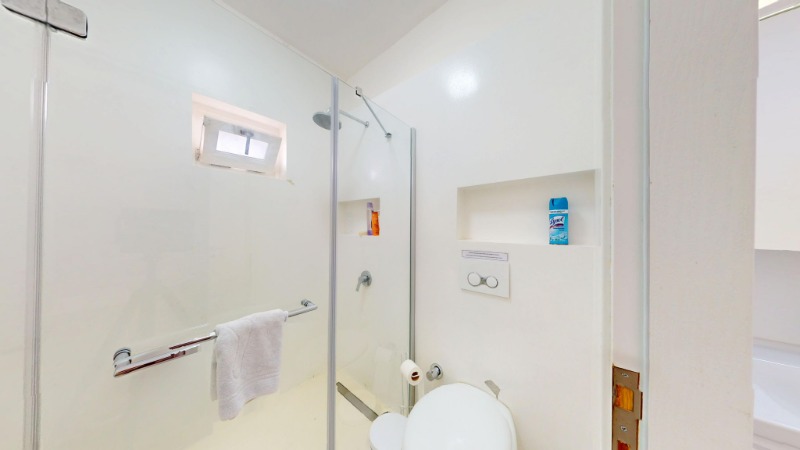 ÇEŞME OVACIK'TA 6.528 M2 İÇERİSİNDE 7+3 ÖZEL VİLLA.