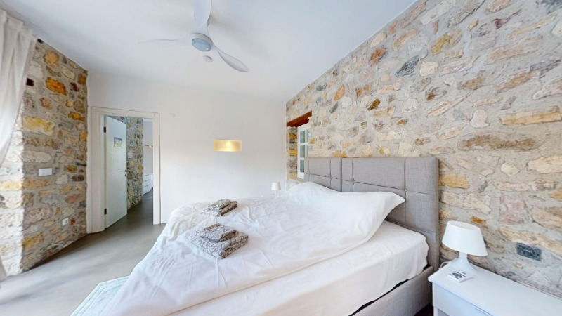 ÇEŞME OVACIK'TA 6.528 M2 İÇERİSİNDE 7+3 ÖZEL VİLLA.