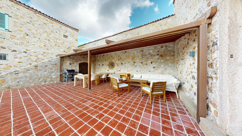 ÇEŞME OVACIK'TA 6.528 M2 İÇERİSİNDE 7+3 ÖZEL VİLLA.