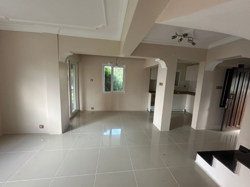 ÇEŞME ALTINKUM'DA SATILIK 3+1 VILLA.