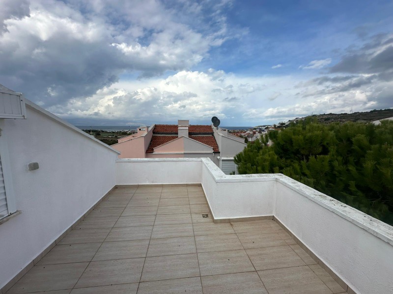 ÇEŞME ALTINKUM'DA SATILIK 3+1 VILLA.