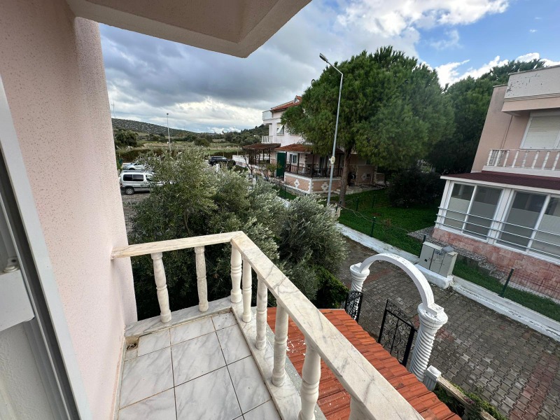 ÇEŞME ALTINKUM'DA SATILIK 3+1 VILLA.