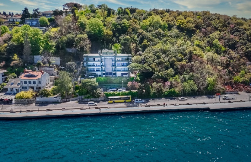 KANLICADA PANAROMİK BOĞAZ MANZARALI SATILIK YALI DAİRESİ