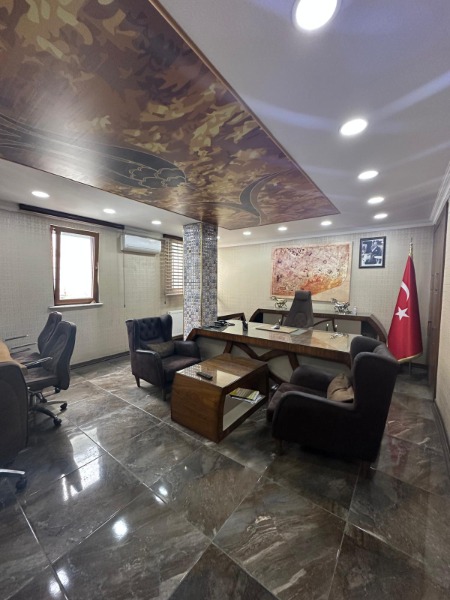 GÜNGÖREN'DE 850M2 KIRALIK IŞ YERİ