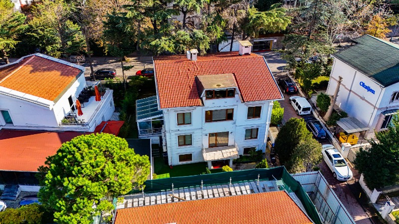LEVENT KARANFİL SOKAKTA EŞSİZ KONUMDA 650 m² LÜKS MÜSTAKİL VİLLA