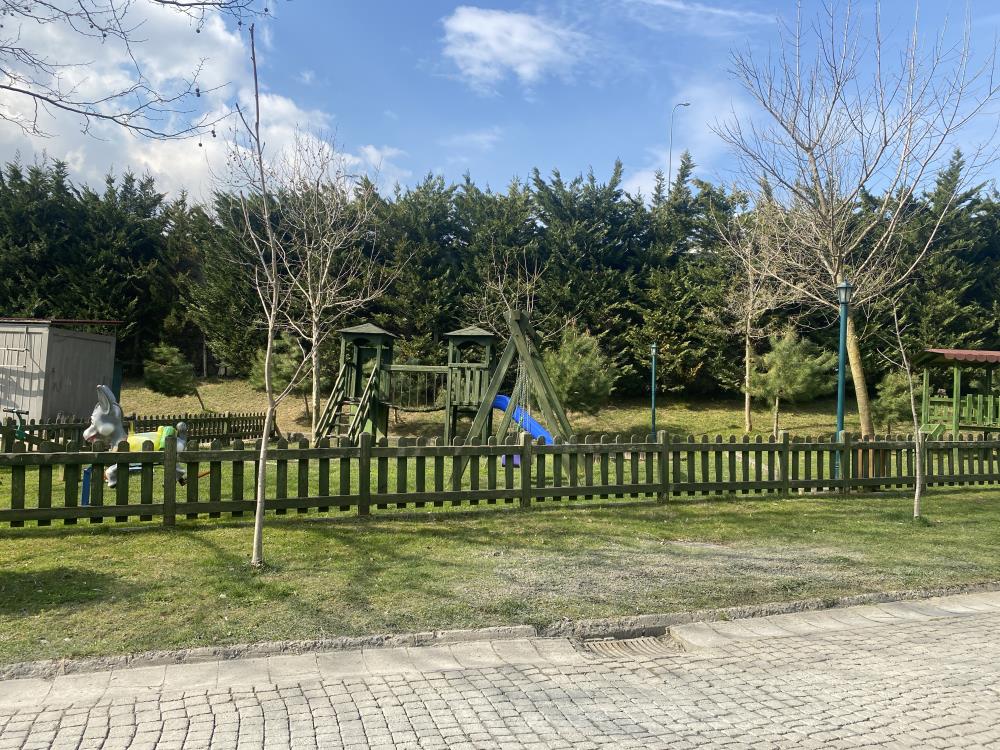 BEYKOZ KONAKLARI AĞAÇLAR İÇERİSİNDE C TİPİ KONAK