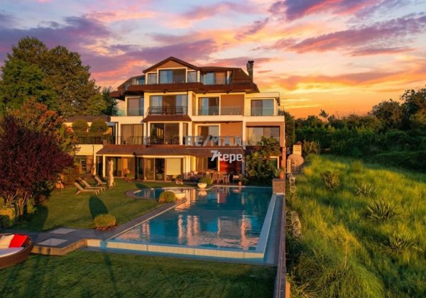REMAX 7 TEPEDEN ACARKENT SATILIK BOĞAZA HAKİM MALİKANE