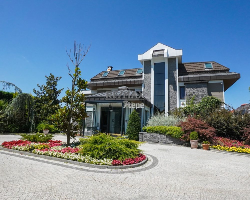 REMAX 7 TEPEDEN ACARKENT SATILIK BOĞAZA HAKİM MALİKANE