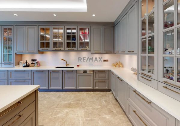 REMAX 7 TEPEDEN ACARKENT SATILIK BOĞAZA HAKİM MALİKANE küçük görsel