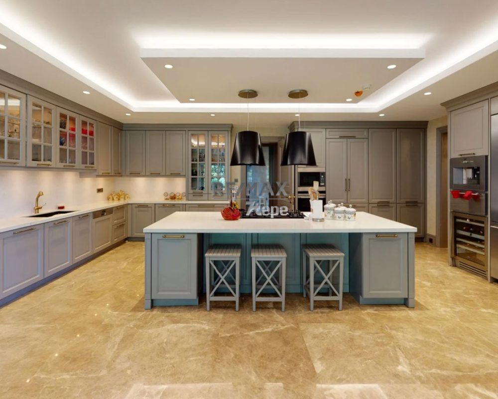 REMAX 7 TEPEDEN ACARKENT SATILIK BOĞAZA HAKİM MALİKANE