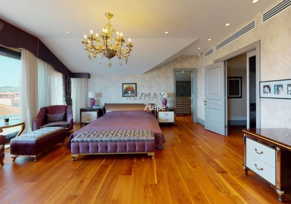 REMAX 7 TEPEDEN ACARKENT SATILIK BOĞAZA HAKİM MALİKANE küçük görsel