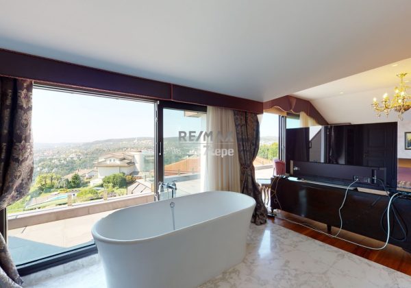 REMAX 7 TEPEDEN ACARKENT SATILIK BOĞAZA HAKİM MALİKANE küçük görsel