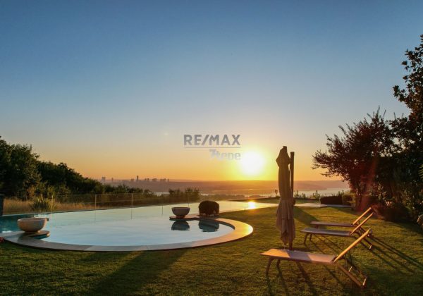 REMAX 7 TEPEDEN ACARKENT SATILIK BOĞAZA HAKİM MALİKANE küçük görsel