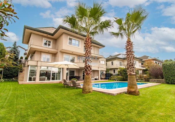 REMAX 7TEPE'DEN YÜKSEK KONUM VE NEZİH SOKAKTA SATILIK VİLLA