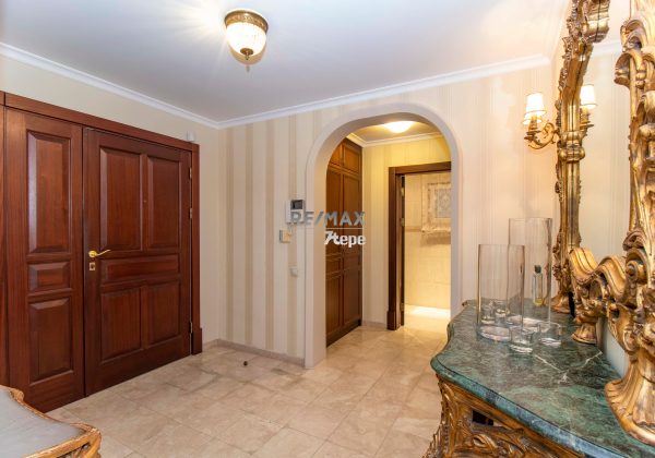 REMAX 7TEPE'DEN YÜKSEK KONUM VE NEZİH SOKAKTA SATILIK VİLLA küçük görsel
