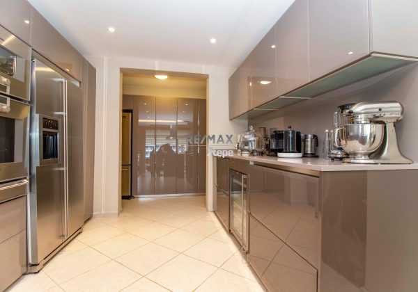 REMAX 7TEPE'DEN YÜKSEK KONUM VE NEZİH SOKAKTA SATILIK VİLLA küçük görsel