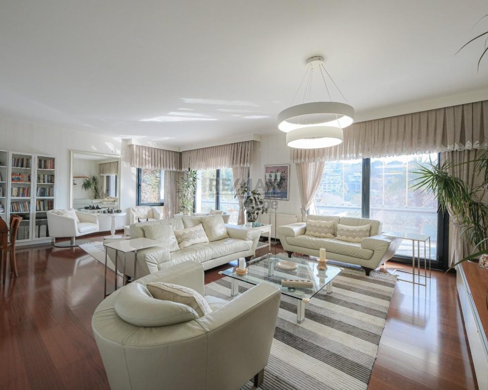 REMAX 7TEPE'DEN SATILIK HAVUZLU VE ÇELİK ÇATILI C TİPİ VİLLA