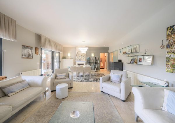 REMAX 7TEPE'DEN SATILIK HAVUZLU VE ÇELİK ÇATILI C TİPİ VİLLA küçük görsel