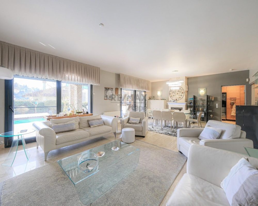 REMAX 7TEPE'DEN SATILIK HAVUZLU VE ÇELİK ÇATILI C TİPİ VİLLA