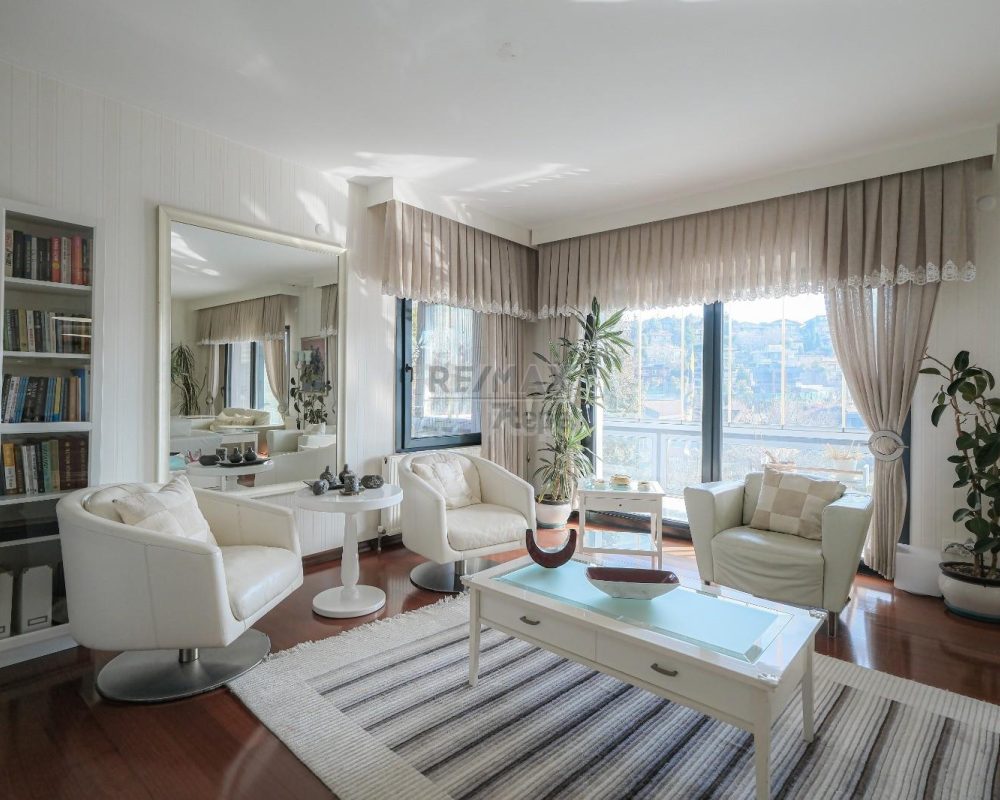 REMAX 7TEPE'DEN SATILIK HAVUZLU VE ÇELİK ÇATILI C TİPİ VİLLA