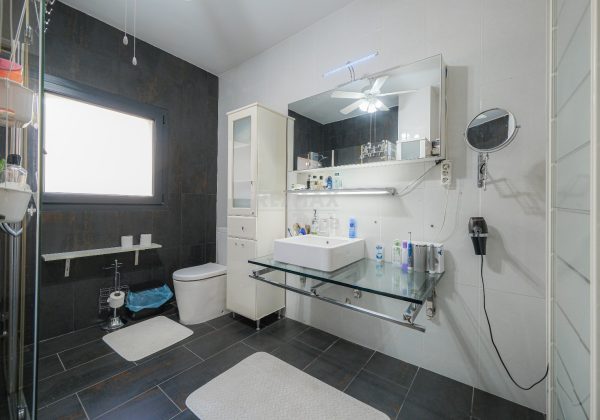 REMAX 7TEPE'DEN SATILIK HAVUZLU VE ÇELİK ÇATILI C TİPİ VİLLA küçük görsel