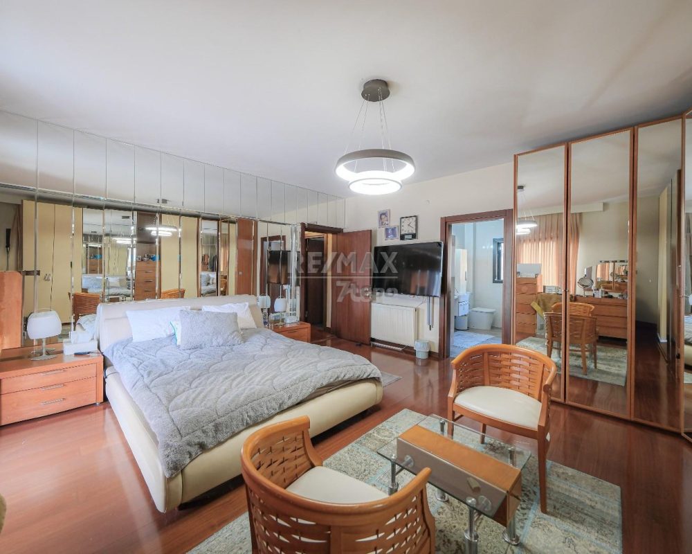 REMAX 7TEPE'DEN SATILIK HAVUZLU VE ÇELİK ÇATILI C TİPİ VİLLA