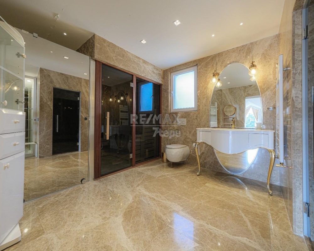 REMAX 7TEPE'DEN SATILIK HAVUZLU VE ÇELİK ÇATILI C TİPİ VİLLA