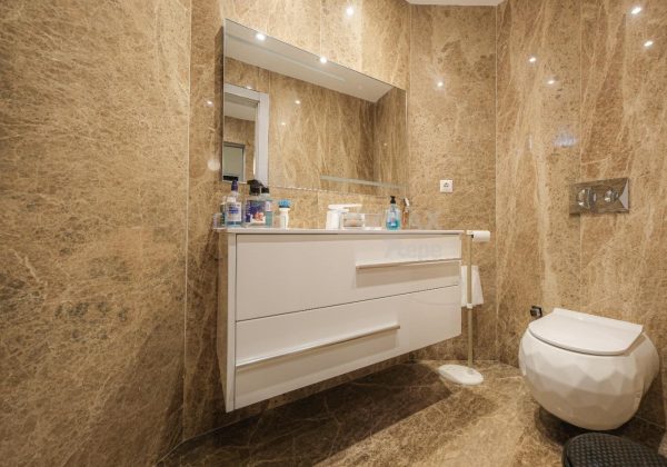 REMAX 7TEPE'DEN SATILIK HAVUZLU VE ÇELİK ÇATILI C TİPİ VİLLA küçük görsel