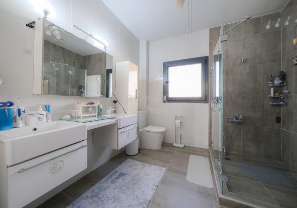 REMAX 7TEPE'DEN SATILIK HAVUZLU VE ÇELİK ÇATILI C TİPİ VİLLA küçük görsel