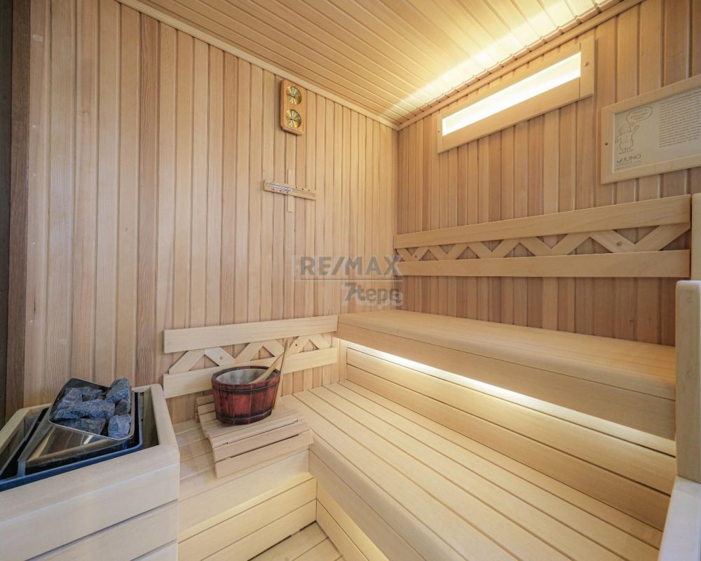 REMAX 7TEPE'DEN SATILIK HAVUZLU VE ÇELİK ÇATILI C TİPİ VİLLA