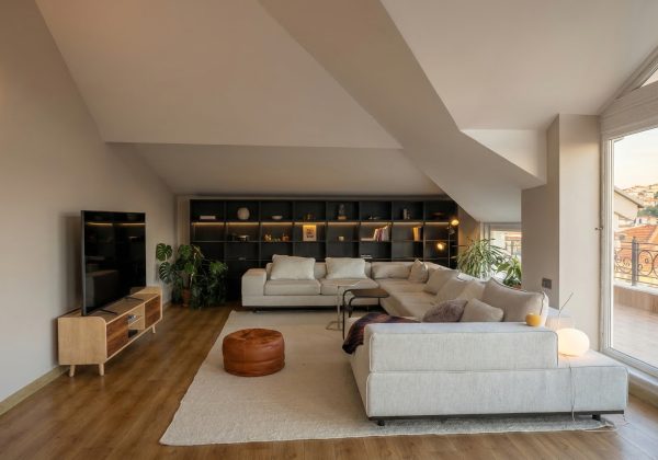 REMAX 7TEPE'DEN 4+1 ÇATI DUBLEKS KİRALIK VİLLA küçük görsel