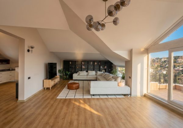 REMAX 7TEPE'DEN 4+1 ÇATI DUBLEKS KİRALIK VİLLA küçük görsel