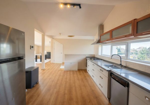 REMAX 7TEPE'DEN 4+1 ÇATI DUBLEKS KİRALIK VİLLA küçük görsel
