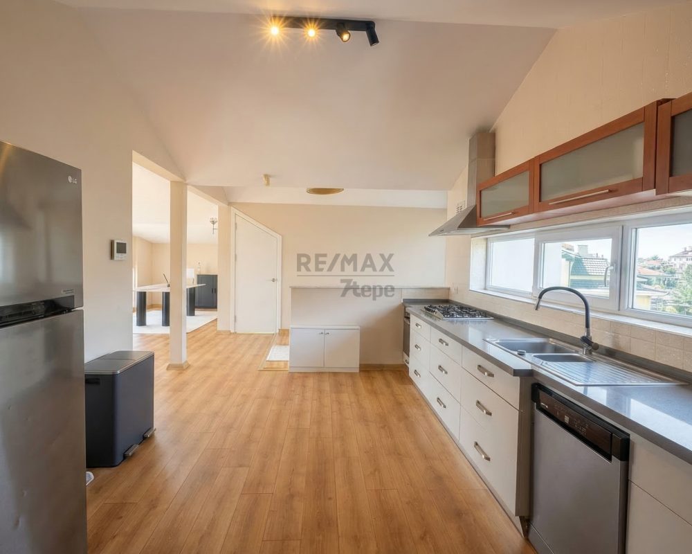 REMAX 7TEPE'DEN 4+1 ÇATI DUBLEKS KİRALIK VİLLA