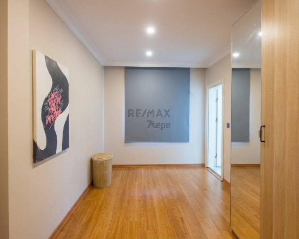 REMAX 7TEPE'DEN 4+1 ÇATI DUBLEKS KİRALIK VİLLA