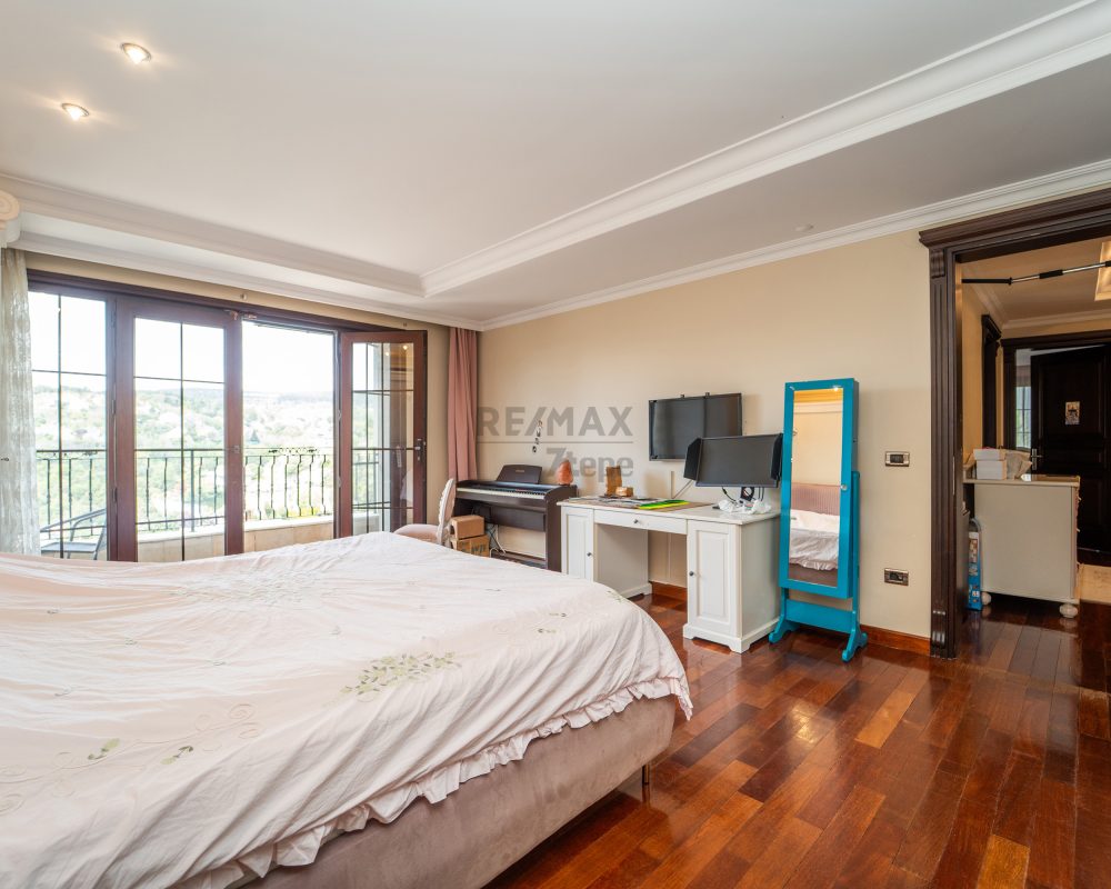 REMAX 7TEPE'DEN BEYKOZ KONAKLARI MANZARALI BR TIPI VILLA