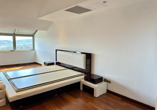 Boğazüstü Evlerinde Kiralık 2+1 Çatı Katı küçük görsel