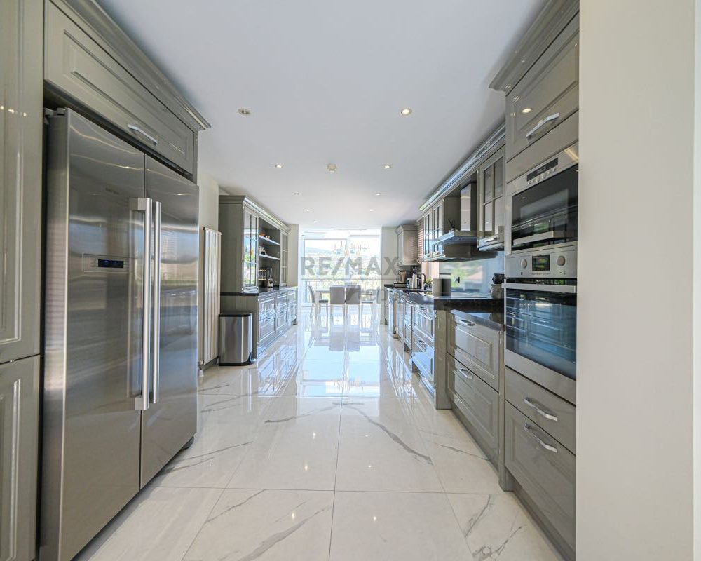 REMAX 7TEPE'DEN ACARKENT SATILIK NADİR HAVUZLU ÇATI TRİPLEKS